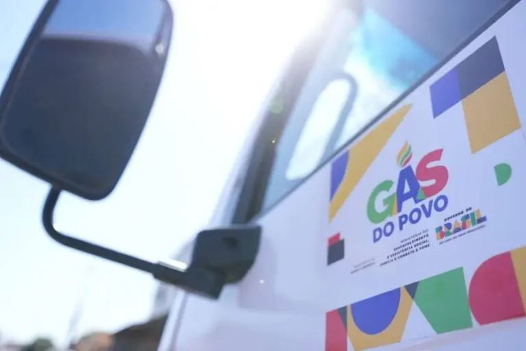 governo fixa data de pagamento no dia 10 de cada mês