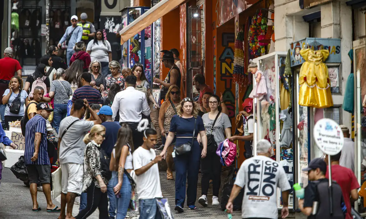 Comércio cresceu 3,0% em junho, mas acumula queda de 0,7% nas vendas do primeiro semestre no AM