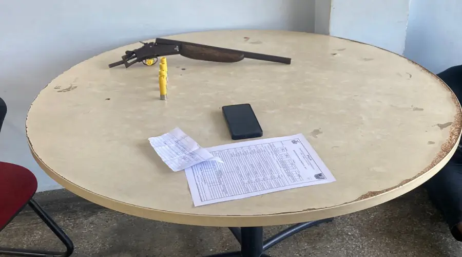 Briga entre vizinhos termina com mulher baleada em Manaus