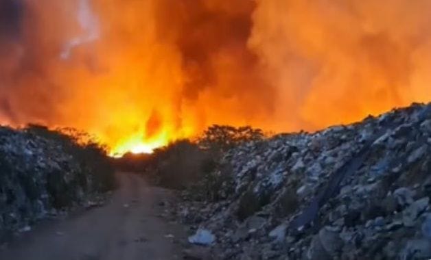 Iranduba é multada em R$ 2,5 milhões após fiscalização identificar queima de resíduos em lixão