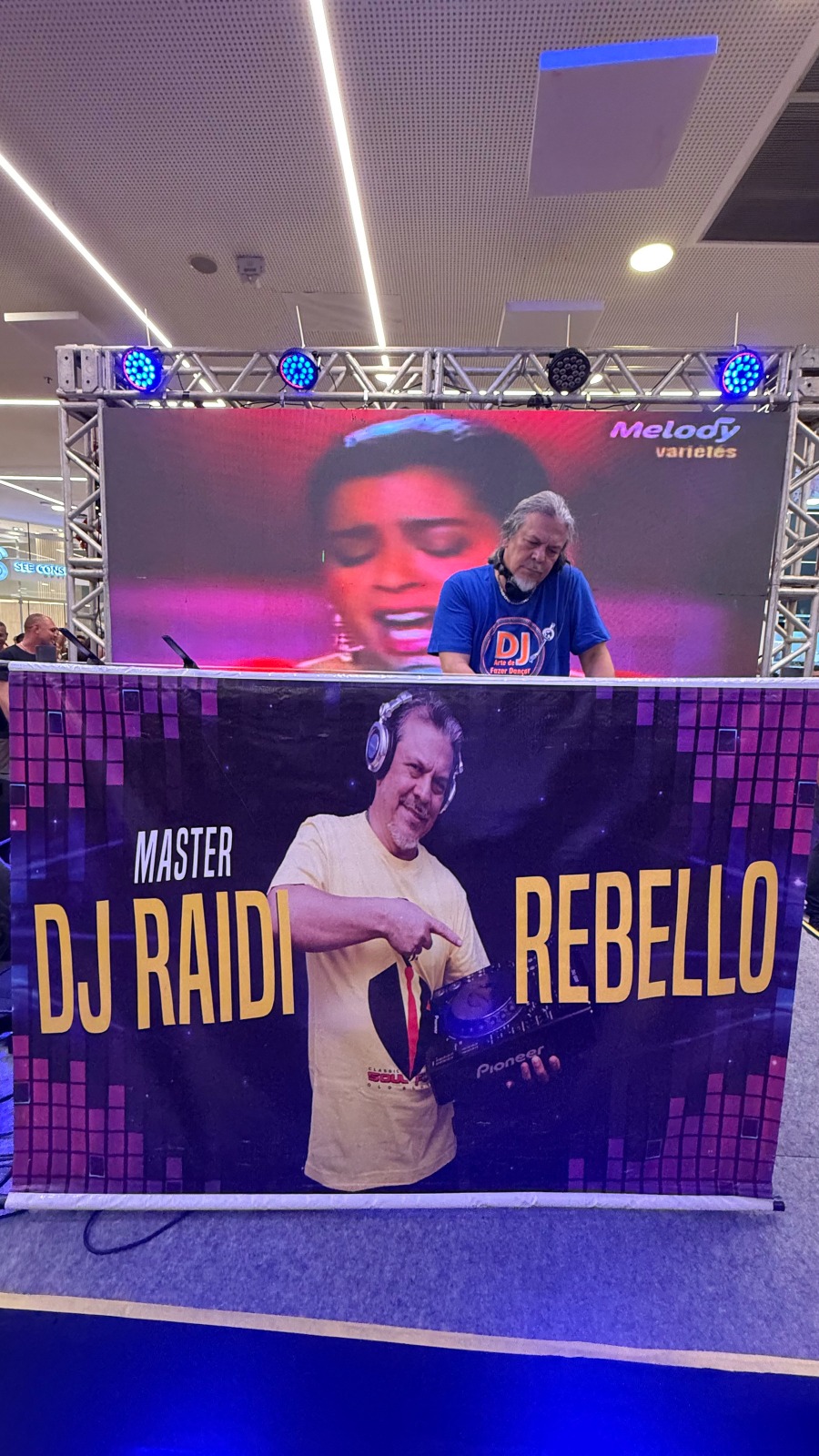 Flashback do DJ Raidi Rebello retorna ao Millennium Shopping neste sábado