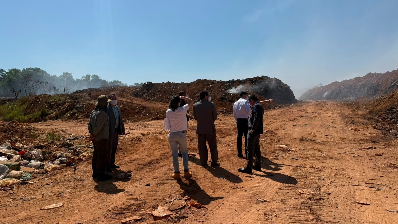MP cobra ação contra incêndio no lixão de Iranduba