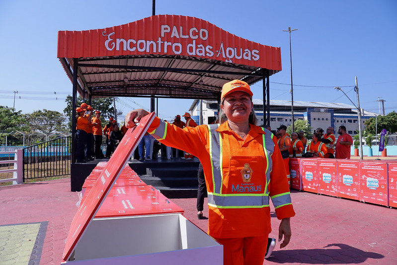 Manaus inicia instalação de 62 coletores de lixo eletrônico e amplia estrutura permanente de coleta seletiva em Manaus