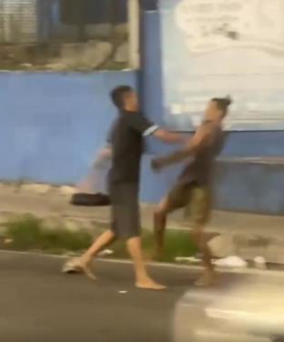 Vídeo de briga entre dois homens viraliza nas redes sociais em Manaus