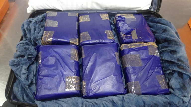 PF prende mulher com 12 kg de maconha no Aeroporto de Manaus